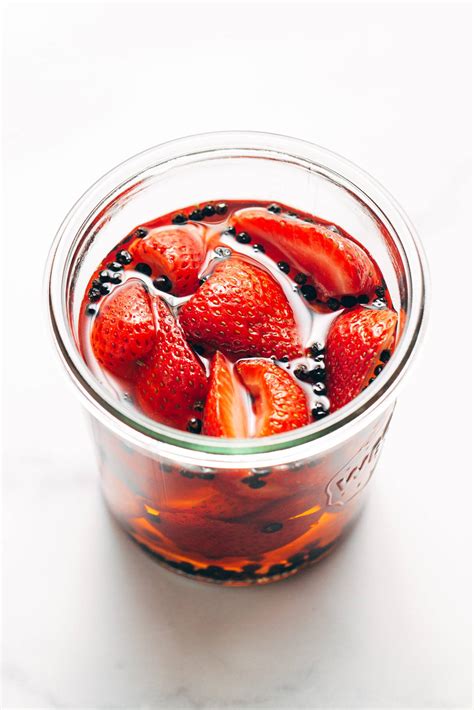 pinch of yum|pinch of yum pickled strawberries.